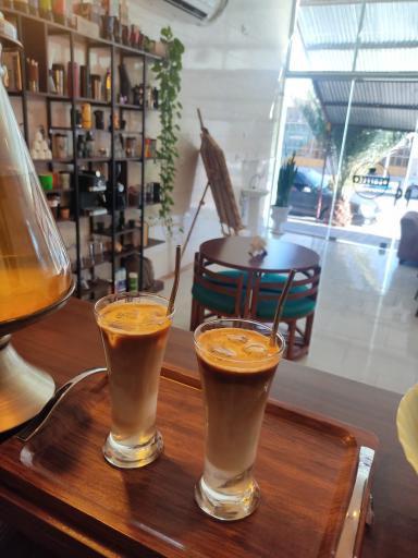 عکس کافه باریستا