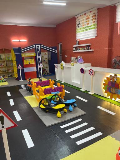 عکس خانه بازی آفتابگردون