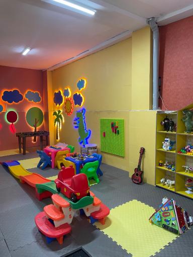 عکس خانه بازی آفتابگردون