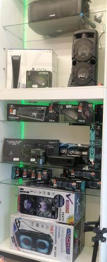 عکس فروشگاه کامپیوتر و کنسول زرین موج