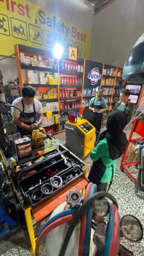 عکس تعویض روغن و اتوسرویس کامل اویل پک