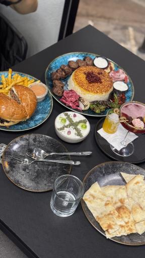 عکس کافه و رستوران آرمانی 