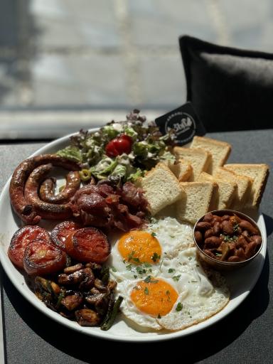 عکس کافه و رستوران آرمانی 