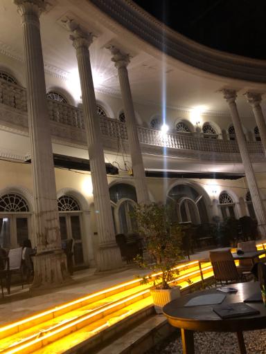 عکس کافه عمارت دیباچه