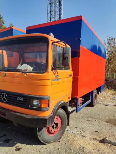 عکس شرکت حمل و نقل سریع بار