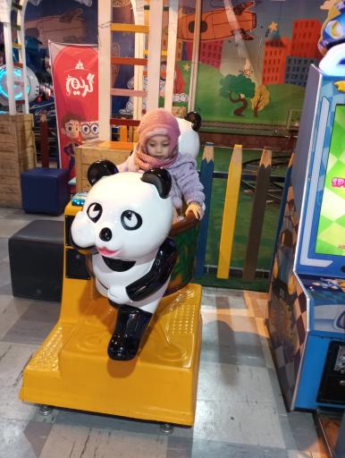 شهربازی قلعه شادی (شعبه اشراق)