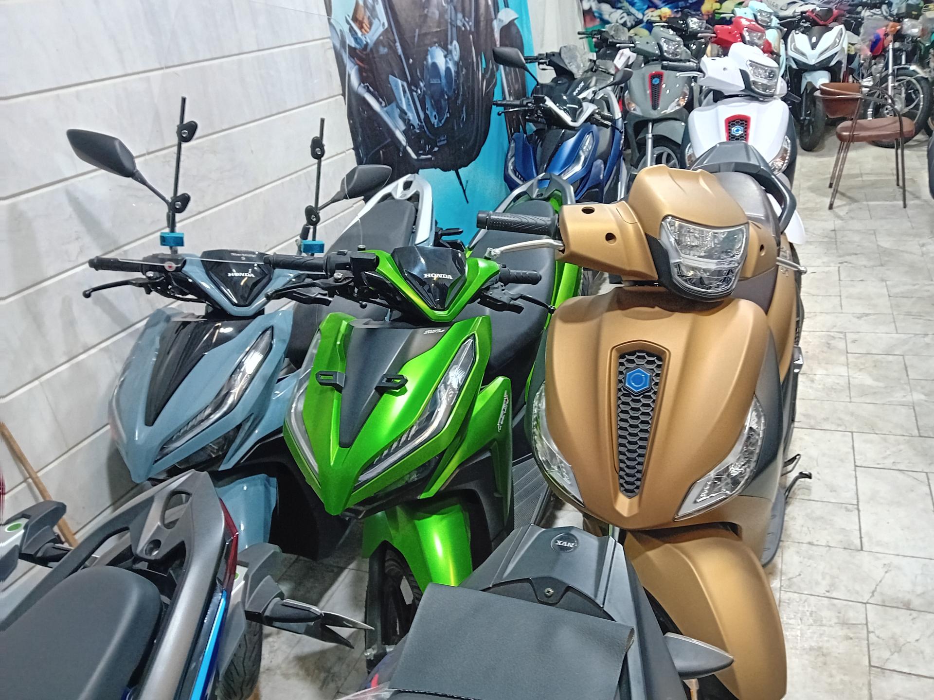 عکس فروشگاه موتورسیکلت گاردی