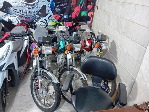 عکس فروشگاه موتورسیکلت گاردی