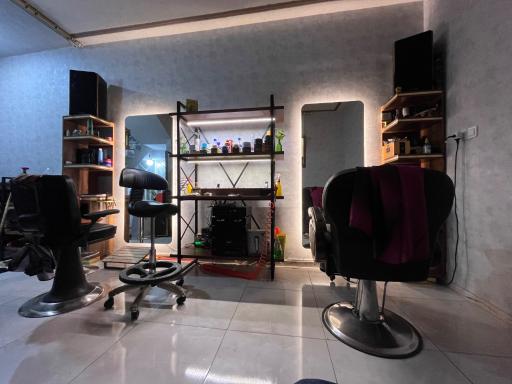 عکس سالن آرایشگاه مردانه امید