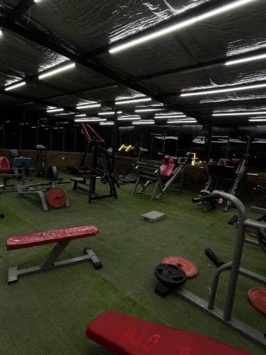 عکس باشگاه بدنسازی رخ