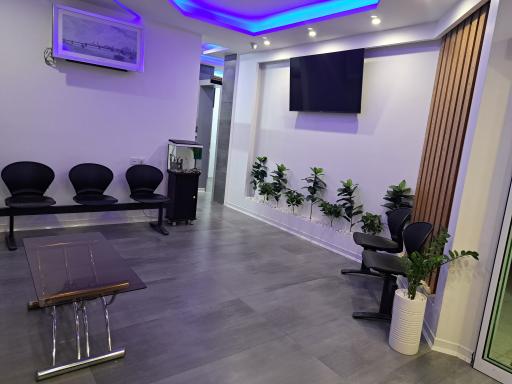 عکس آزمایشگاه تشخیص طبی پژوهش