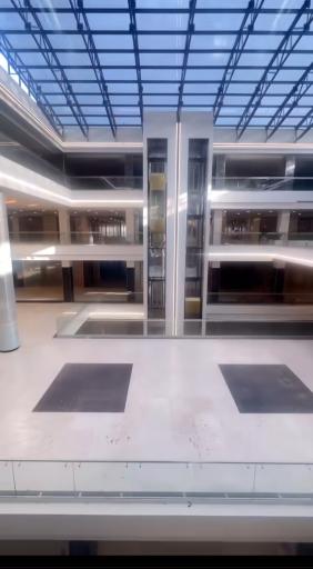 عکس مجتمع تجاری سنه سنتر 