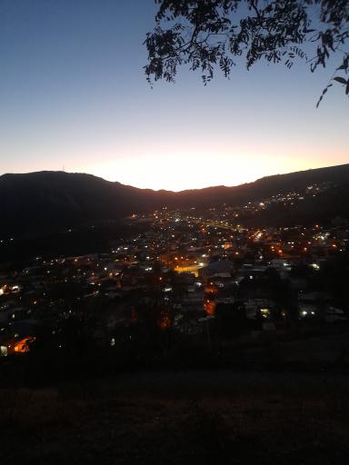 عکس مجموعه تفریحی تپه قلات