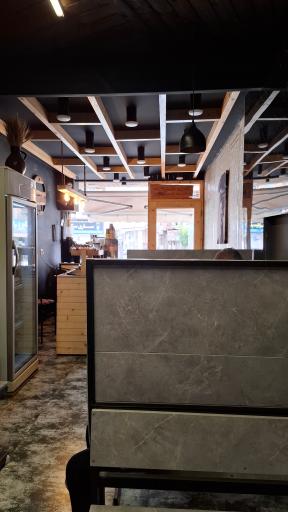 عکس کافه صبحانه ادیب