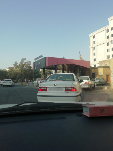 عکس پمپ بنزین فلکه ساعت