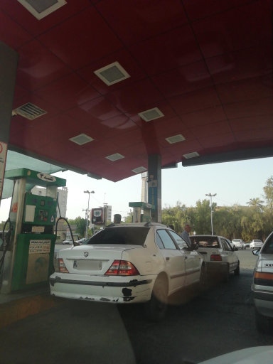 عکس پمپ بنزین فلکه ساعت