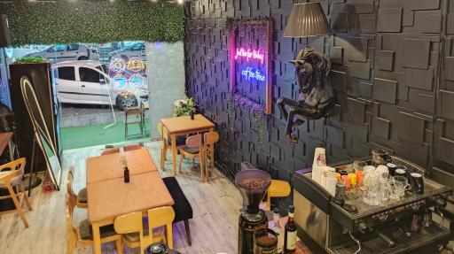 عکس کافه هاوش