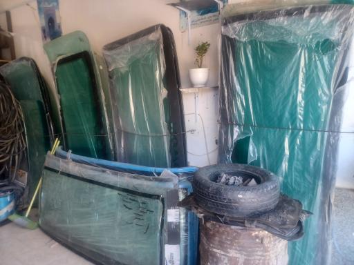 عکس شیشه اتومبیل کیمیا