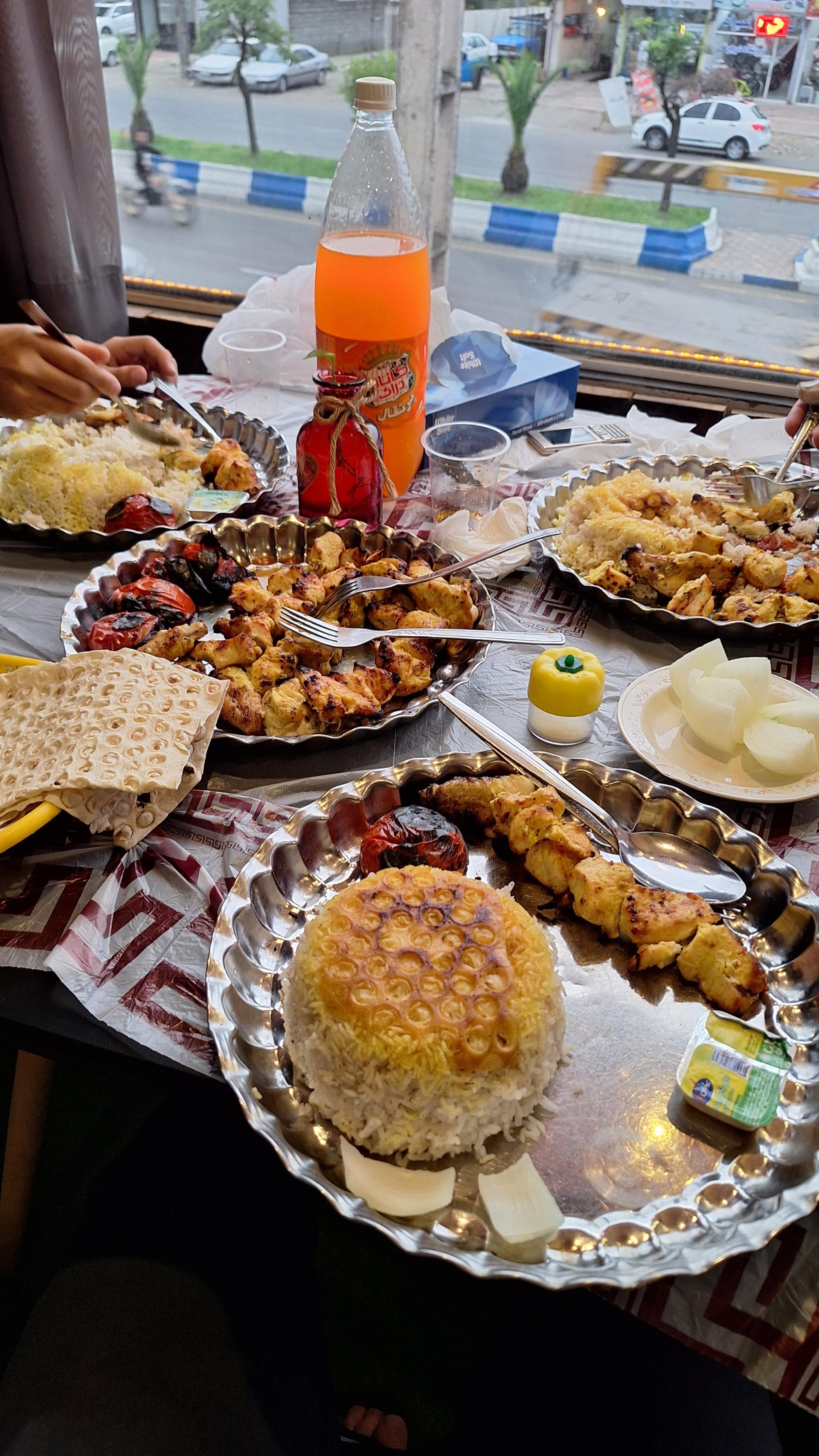 عکس رستوران ترنج طلایی