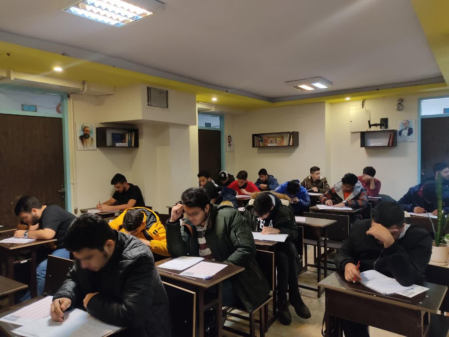 عکس دبیرستان دوره دوم راهیان کوثر 