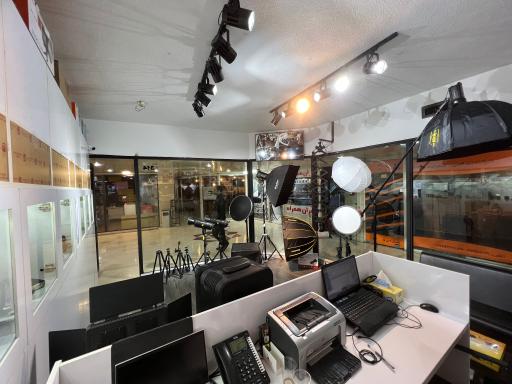 عکس تجهیزات عکاسی و فیلمبرداری ایزوکم