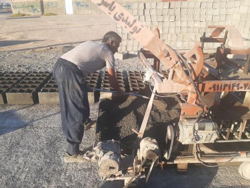 عکس کارگاه تیرچه و بلوک توحیدی نیا