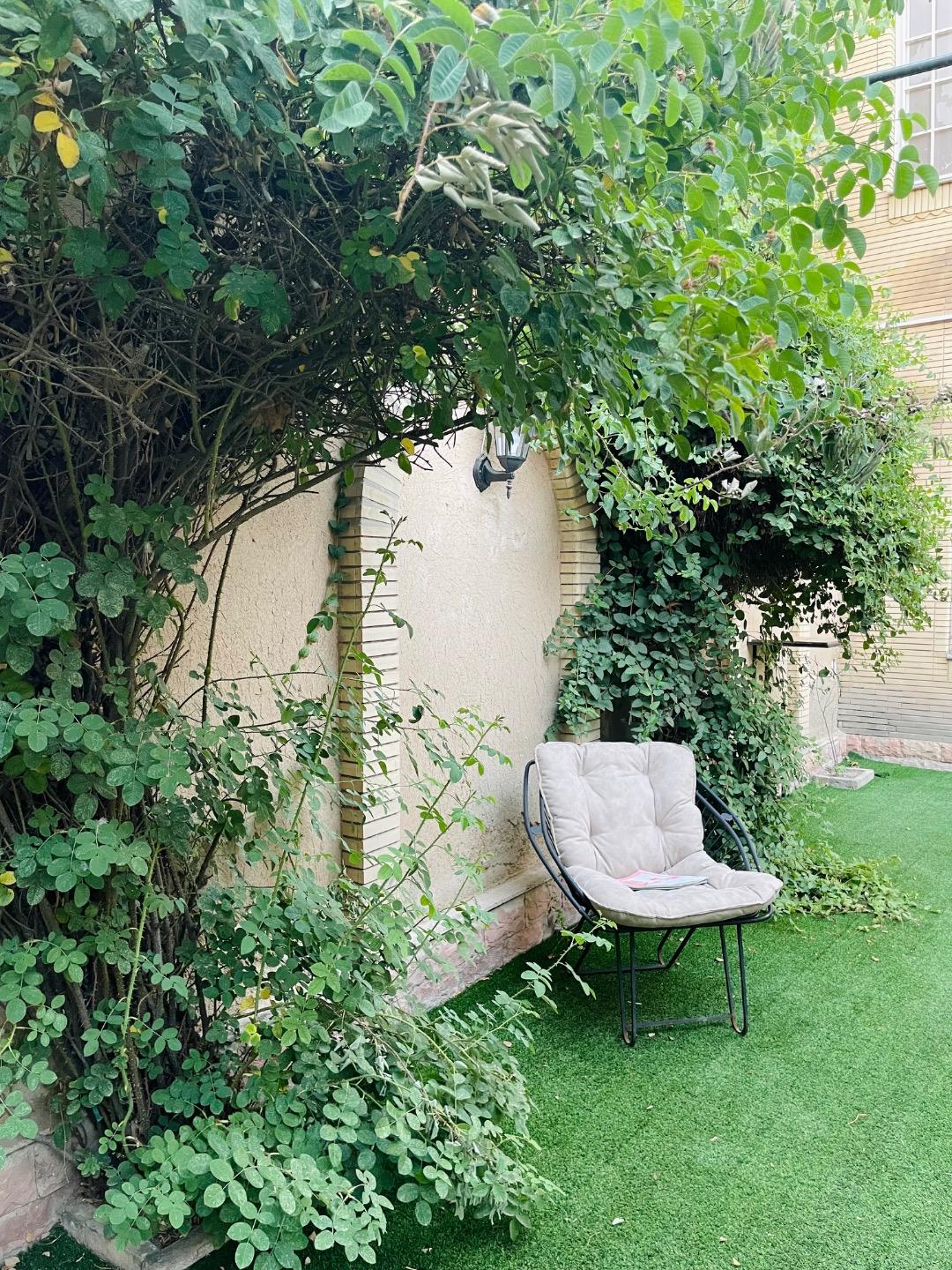 عکس سالن مطالعه دخترانه فرهنگ و اندیشه