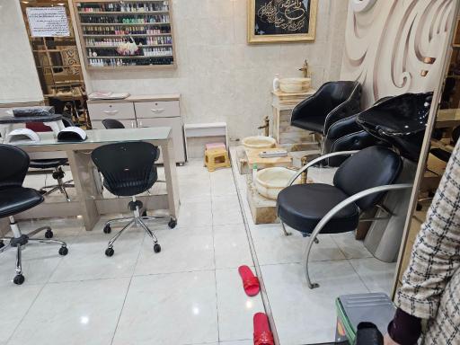 عکس سالن زیبایی نسترن گلستانی