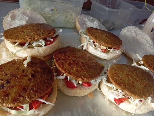 عکس ساندویچ نون و نمک 