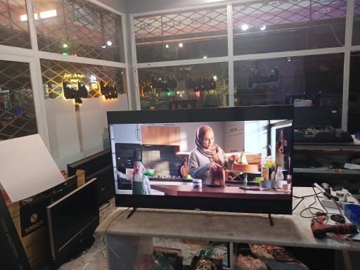 عکس تعمیرات تخصصی تلویزیون فاضلی