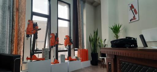 عکس مرکز فروش تجهیزات کرگیری