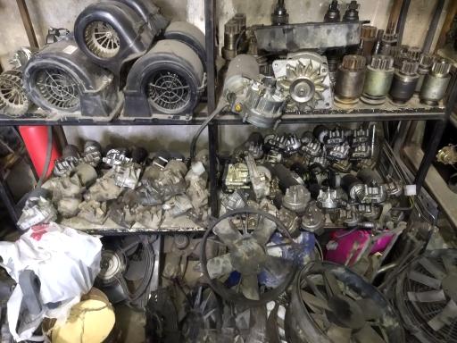 عکس فروش لوازم استوک اتومبیل