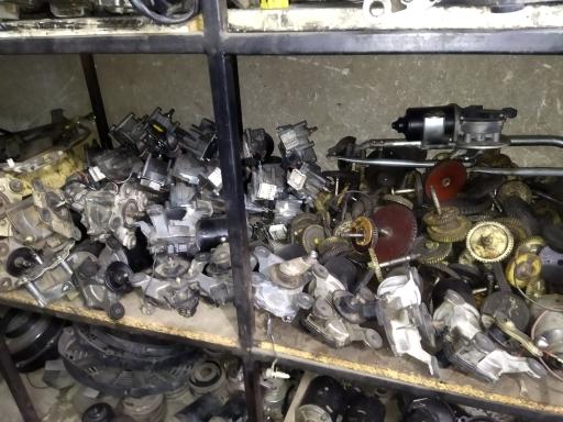 عکس فروش لوازم استوک اتومبیل