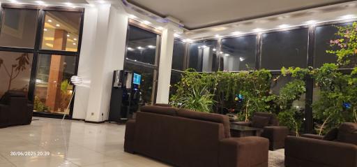 هتل نگارستان کاشان