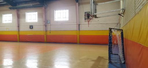 عکس سالن ورزشی شقایق