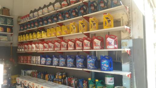 عکس تعویض روغن قاسم پور