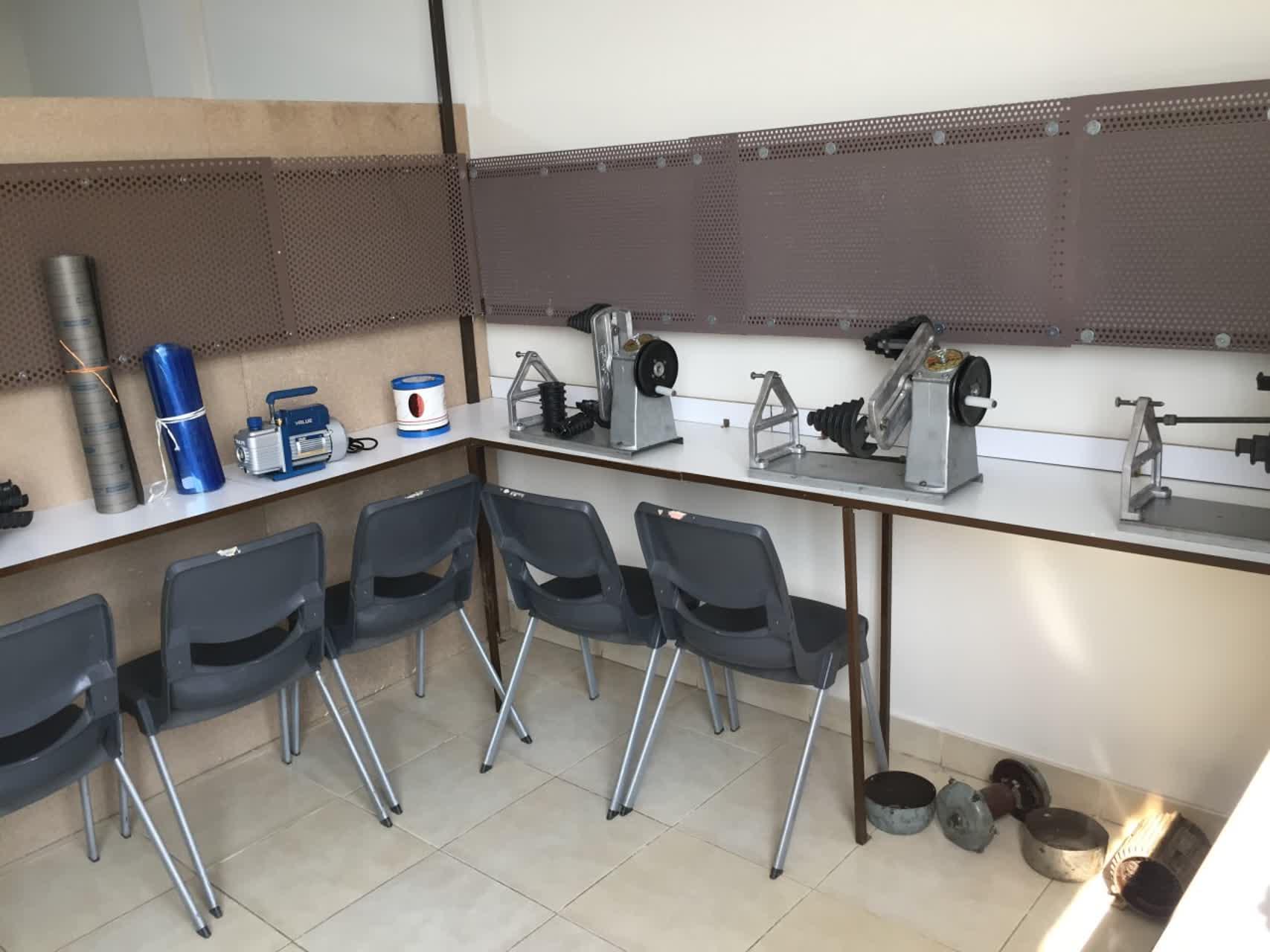 عکس آموزشگاه فنی حرفه ای رایان صنعت