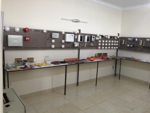 عکس آموزشگاه فنی حرفه ای رایان صنعت