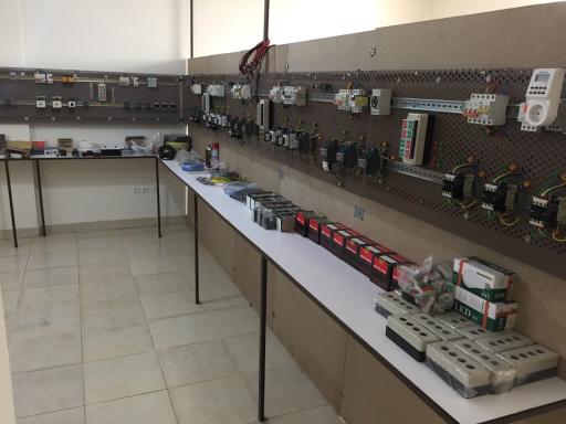 عکس آموزشگاه فنی حرفه ای رایان صنعت