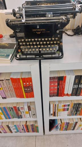 عکس کافه شهر کتاب