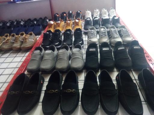 عکس فروشگاه کیف و کفش مجید