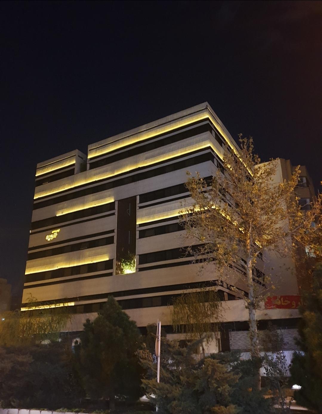 عکس مجتمع تجاری اداری الهیه