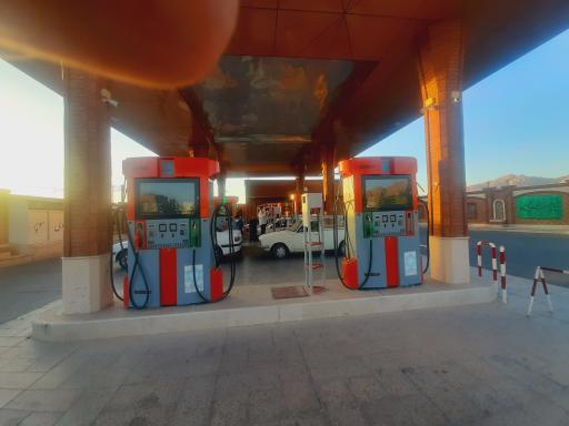 عکس پمپ بنزین آریانمهر