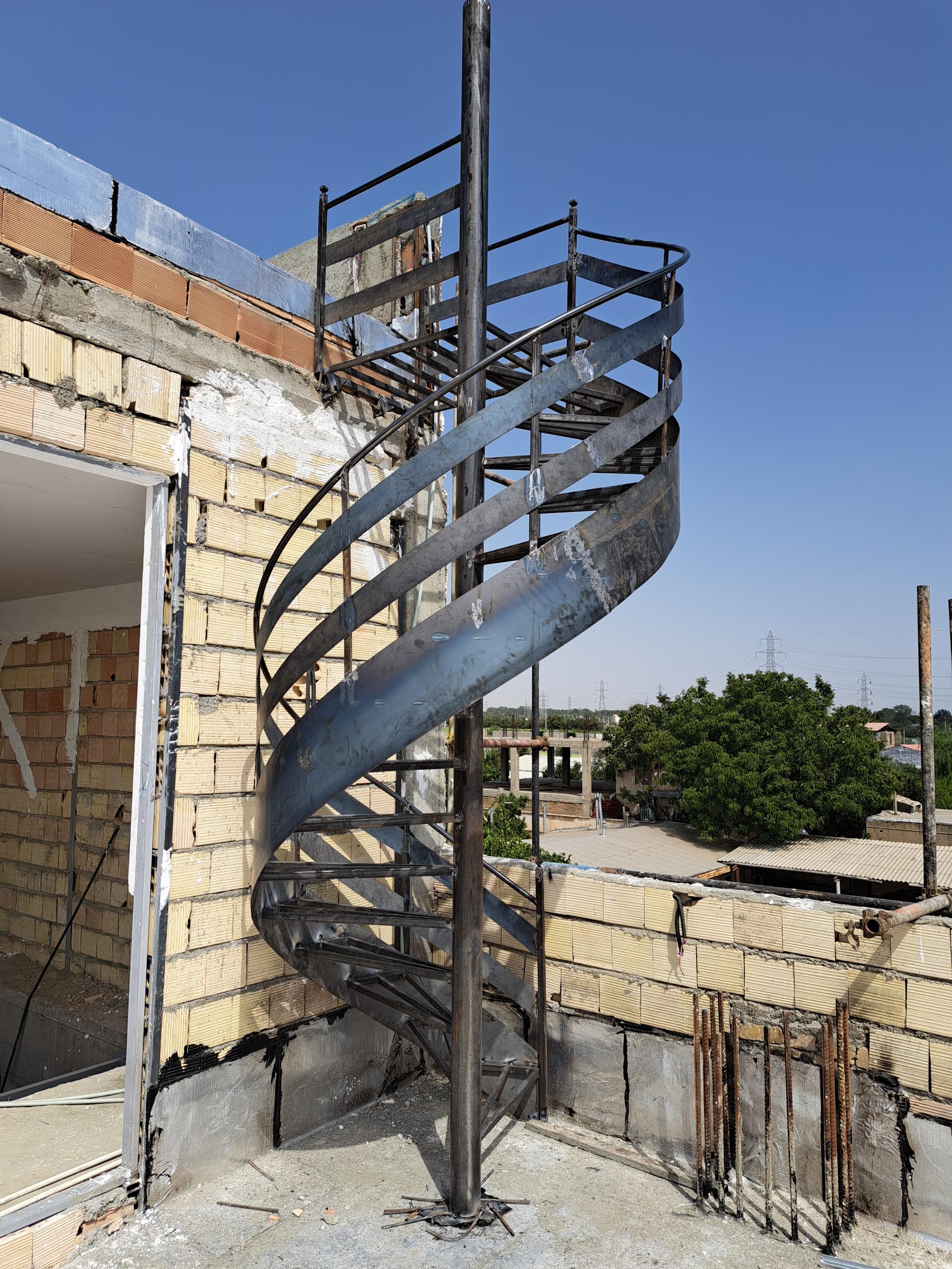 عکس پله گرد عظیمی