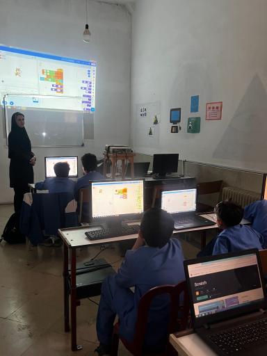 عکس آمادگی و دبستان غیردولتی پسرانه پویا