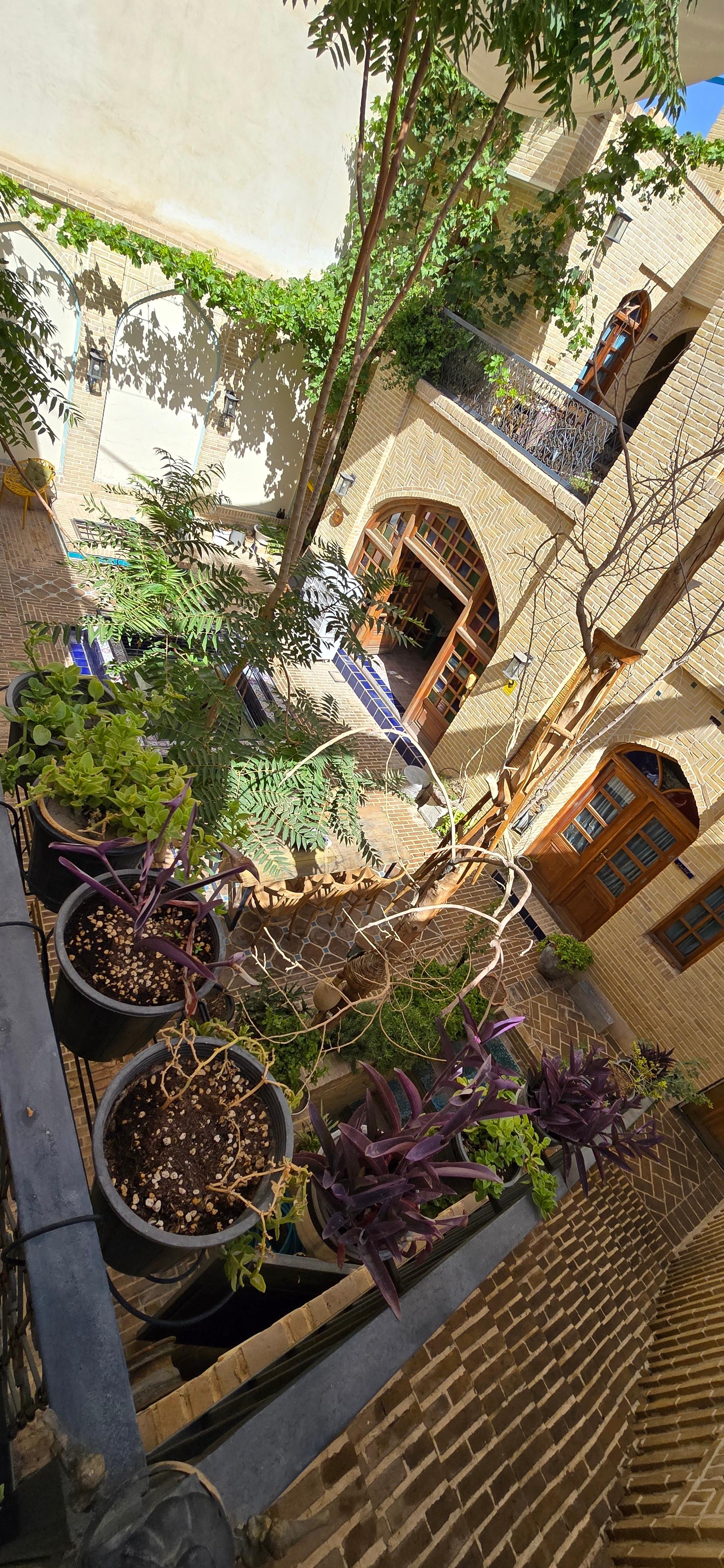 عکس هتل گابیانی