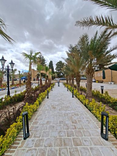 عکس عمارت صدر