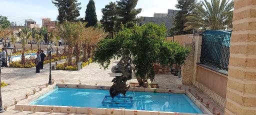 عکس عمارت صدر