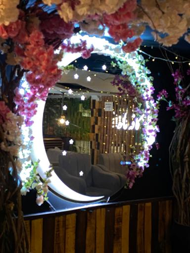 عکس کافه ماه