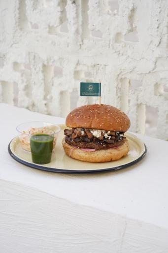 عکس ساندویچ و برگر تخصصی البادیه